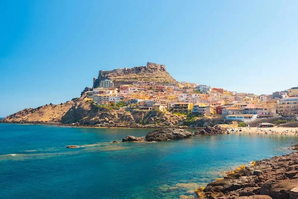 Can you rent a boat in Sardinia without license?